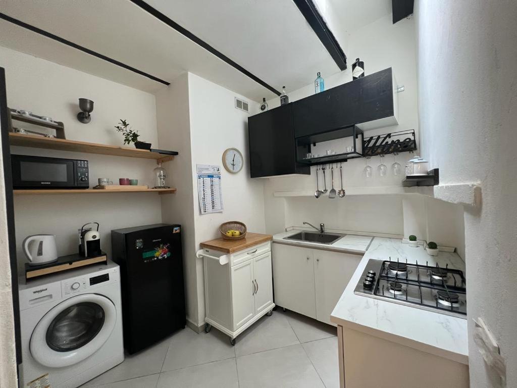 La Terrazza Del Capo Apartment Palermo Bagian luar foto